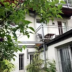 Moebliertes Apartment Im Herzen Von Duesseldorf