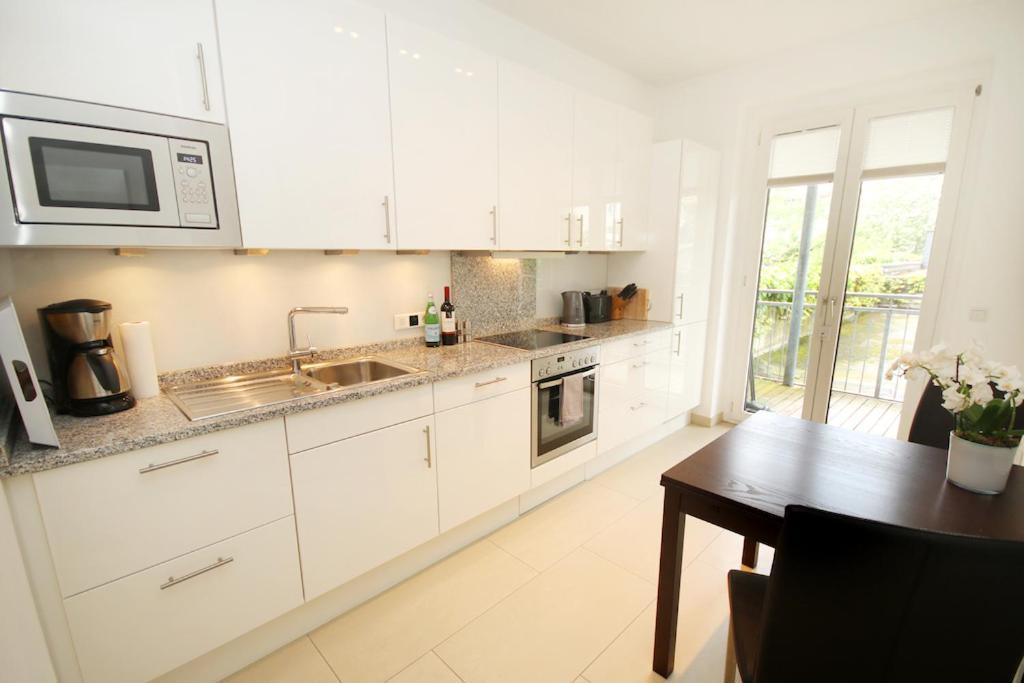 Moebliertes Im Herzen Von * Dusseldorf